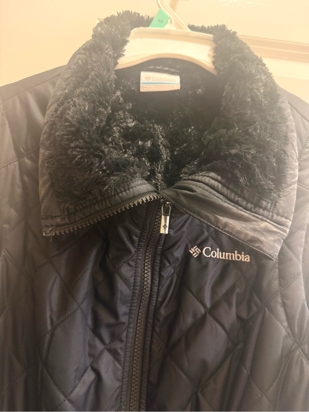 Columbia Women's Black Quilted Puffer Jacket with Faux Fur Collar
